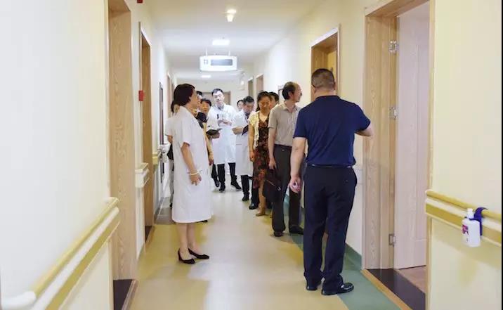 【青岛】维可迈中医康复医院也来蓝品盾选购走廊扶手啦