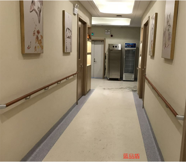 医院走廊无障碍扶手