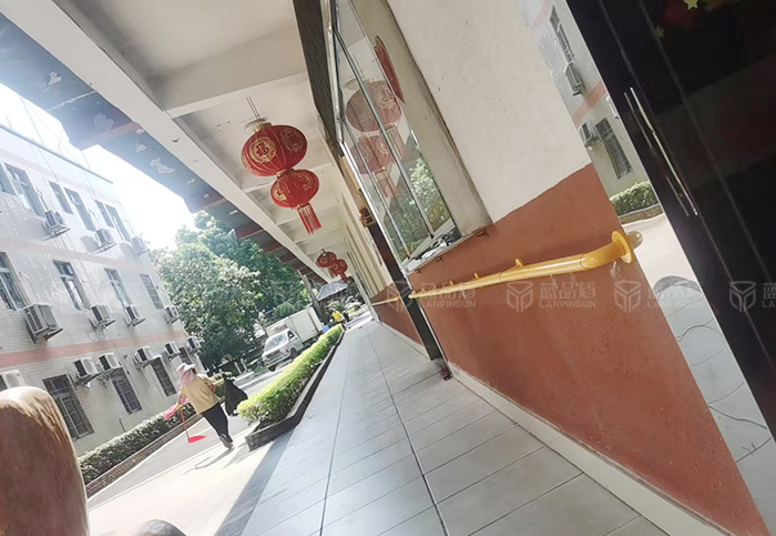 花都颐养院走道扶手定制尺寸更合用【蓝品盾】